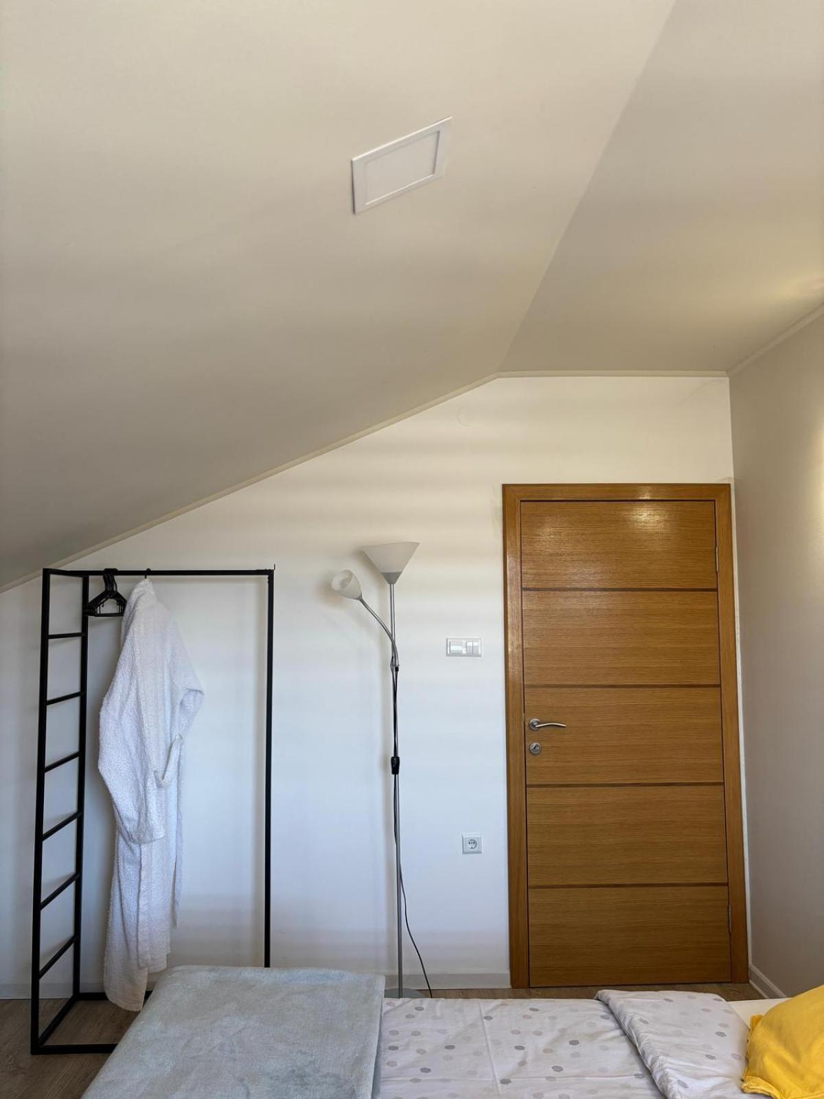 Sobe I Apartman R Bileca Exterior photo