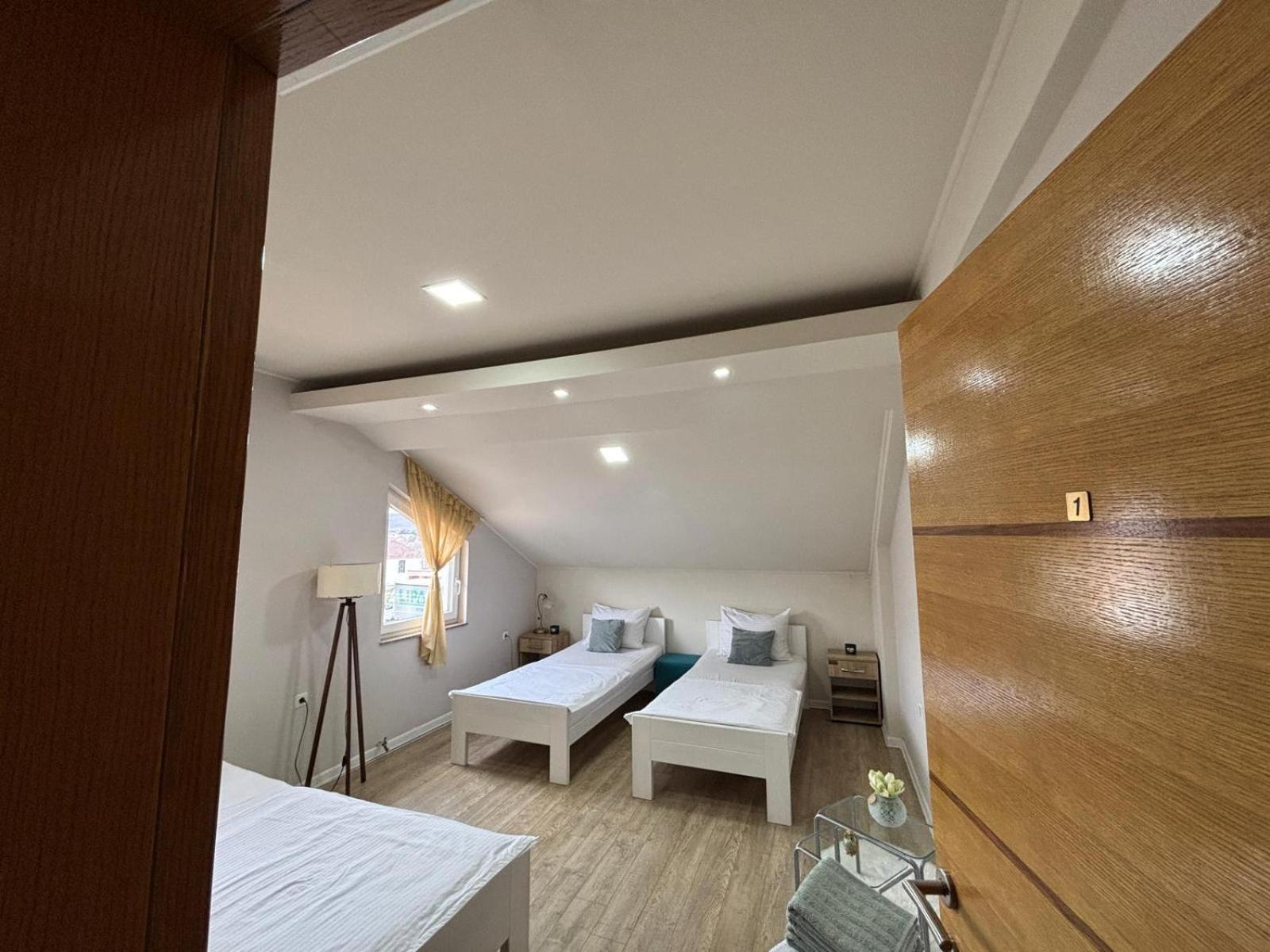 Sobe I Apartman R Bileca Exterior photo