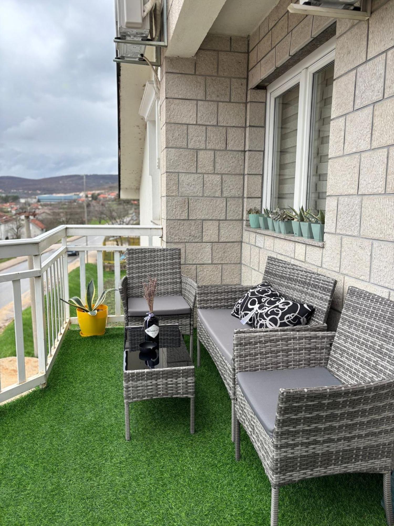 Sobe I Apartman R Bileca Exterior photo